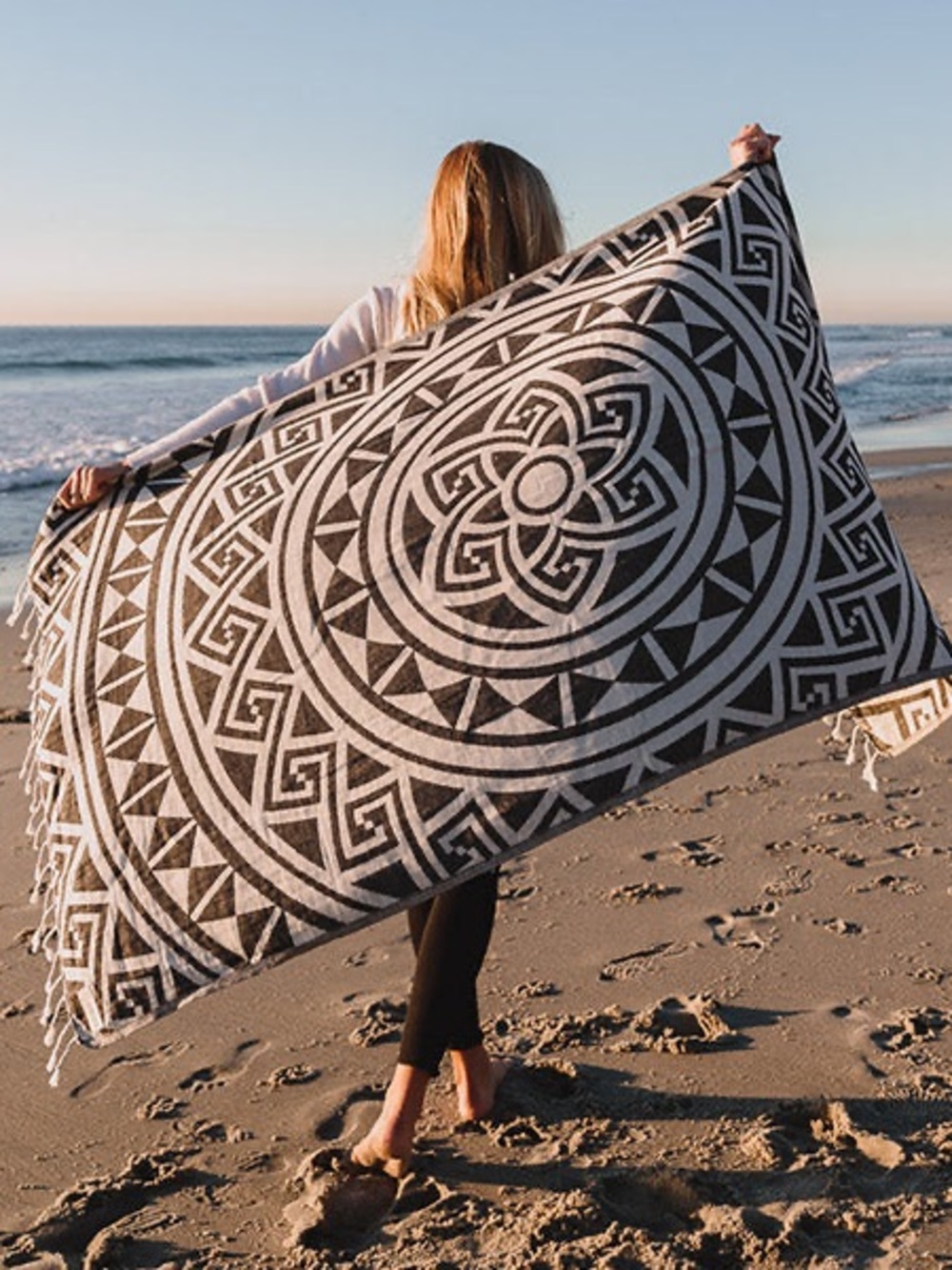 Sand cloud Black & White Geometric Beach Towel - Versatile Home Bath Throw